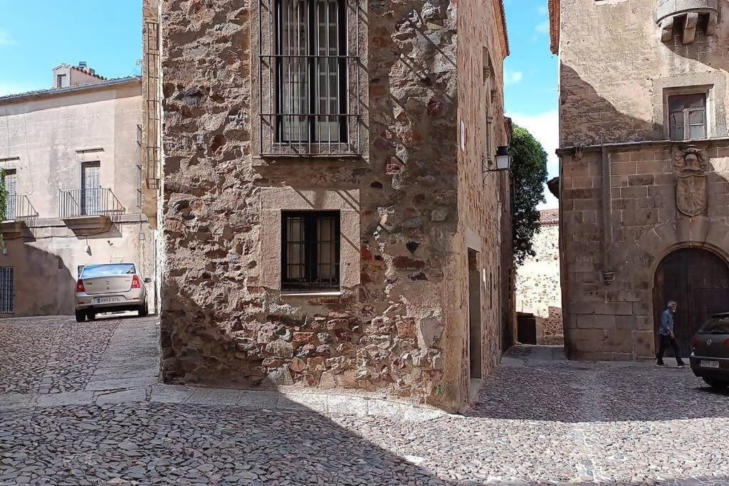 Apartamento Casa Aguila Casco Antiguo Patio Privado Caces Exterior foto
